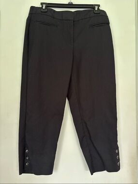 Roz & Ali Black Cropped Button-Hem Pants